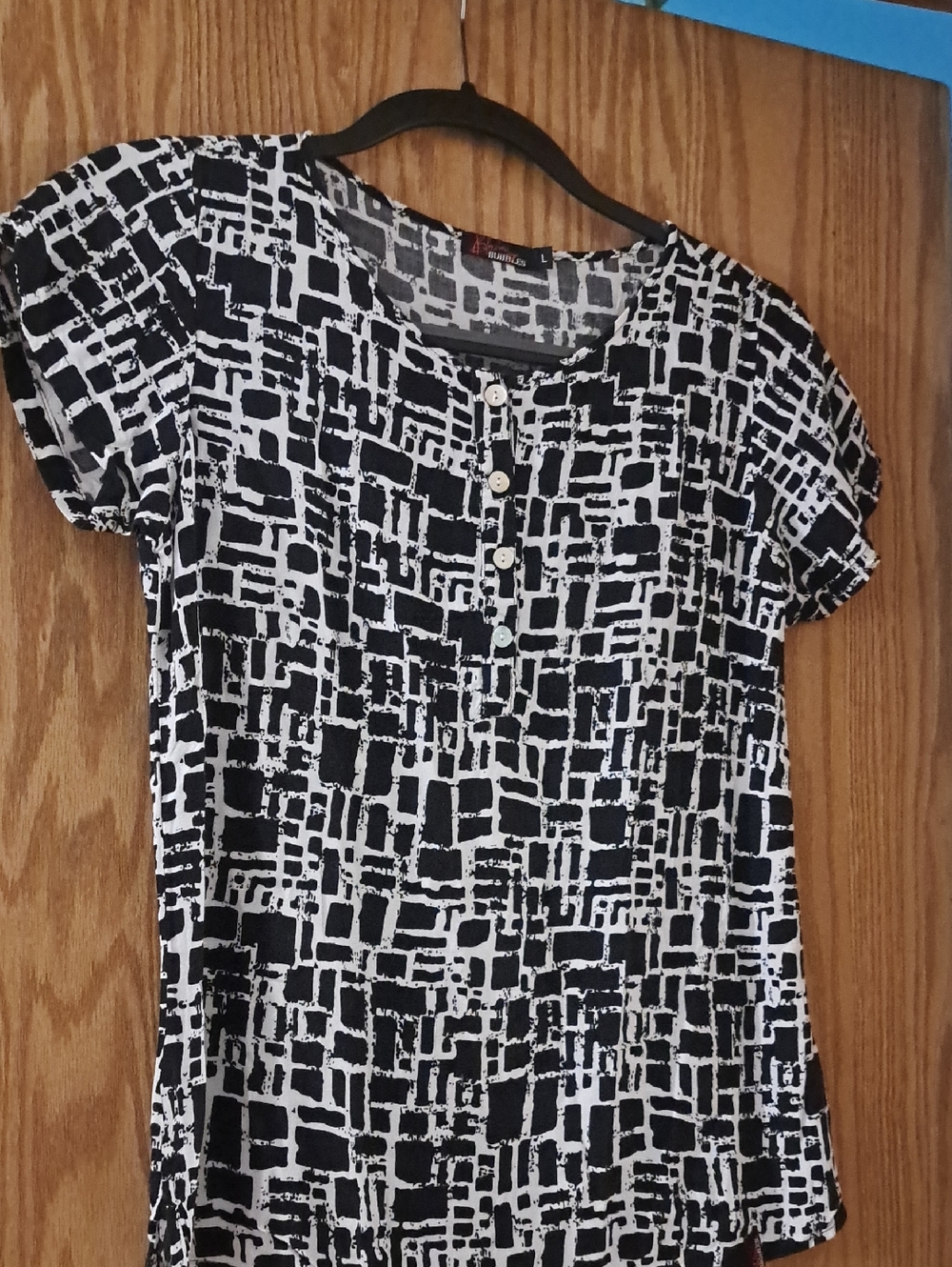 Blowing Bubbles Black & White Grid-Print Short Sleeve Women's Top